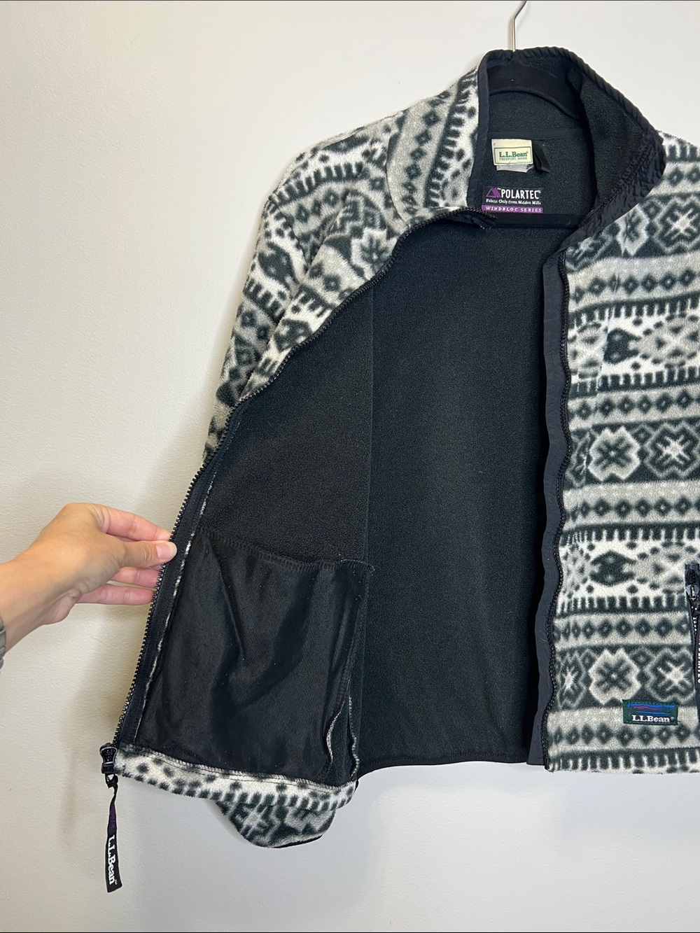 Vintage L.L. Bean Polartec Windbloc Series Black and Gray Fleece Full Zip Jacket - Picture 7 of 10